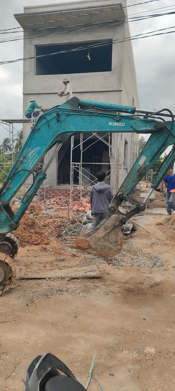 xay-nha-tron-goi-phan-tho-nhon-trach