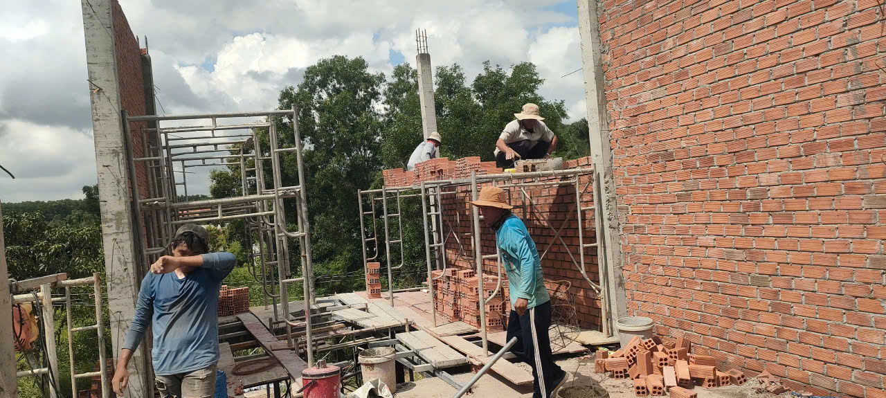 tim-nha-thau-xay-nha-tron-goi-tai-quan-7